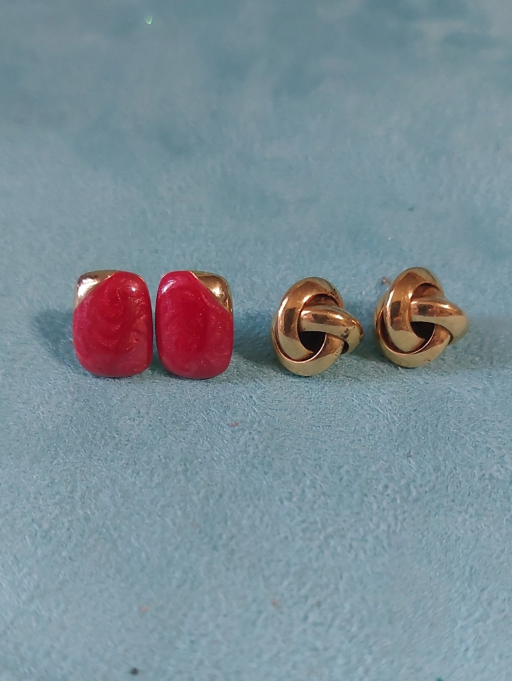 Lot/2 Pairs Post Pierced earrings -  Goldtone Love Knot & Red & Goldtone Accents
